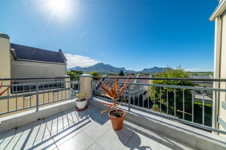 To Let 2 Bedroom Property for Rent in Onder Papegaaiberg Western Cape